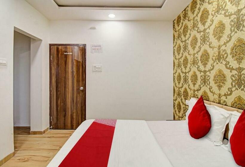 Трехместный Номер Классика, Fabhotel Paramount