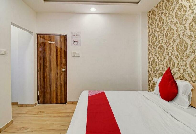 חדר קלאסי לשלושה, Fabhotel Paramount