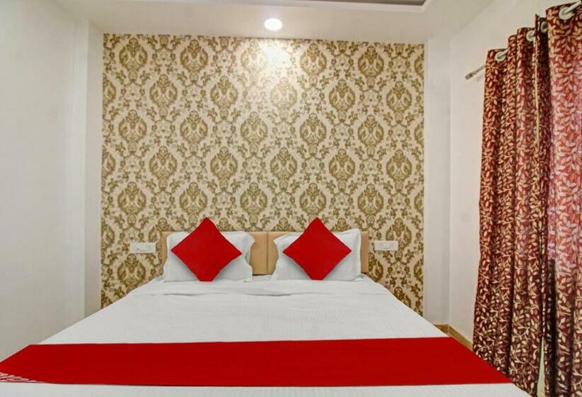 Трехместный Номер Классика, Fabhotel Paramount