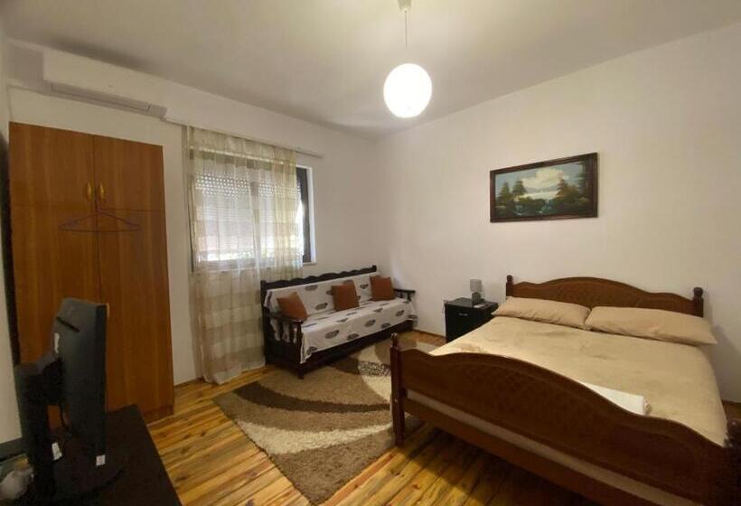اتاق استاندارد با چشم‌انداز باغ, Your Home
