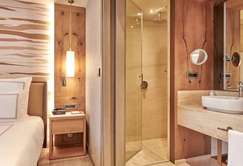 Superior suite with view, Swissotel Uludag Bursa