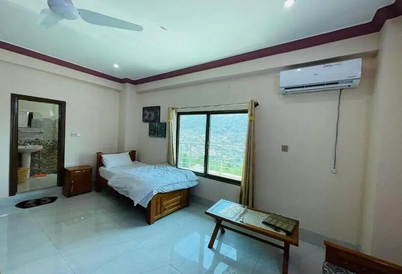 اتاق استاندارد یک نفره, Kashmir Heaven Guest House