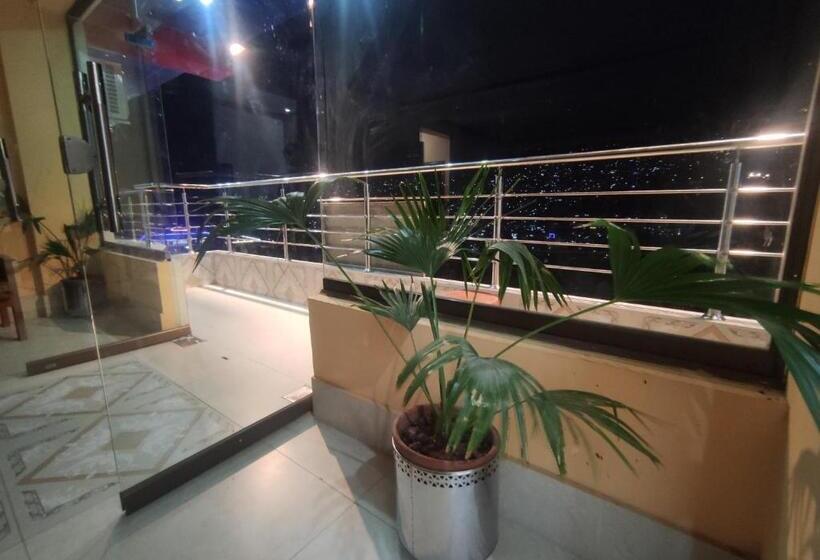 اتاق سوپریور با چشم‌انداز کوهستان, Kashmir Heaven Guest House