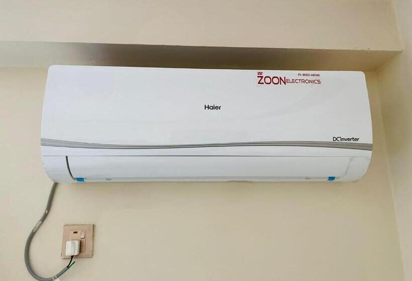 اتاق لوکس با بالکن, Kashmir Heaven Guest House