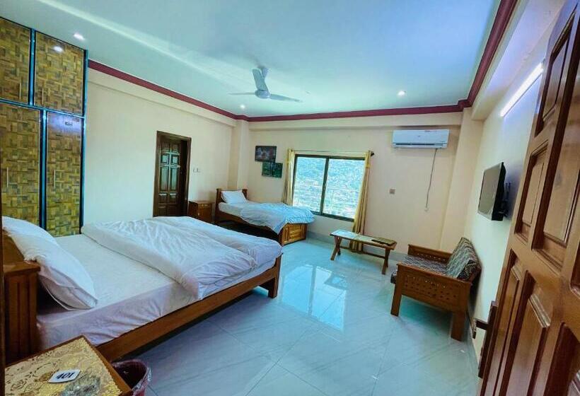 اتاق لوکس با بالکن, Kashmir Heaven Guest House