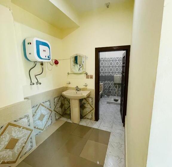 اتاق خانوادگی, Kashmir Heaven Guest House