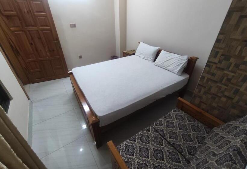 اتاق خانوادگی, Kashmir Heaven Guest House