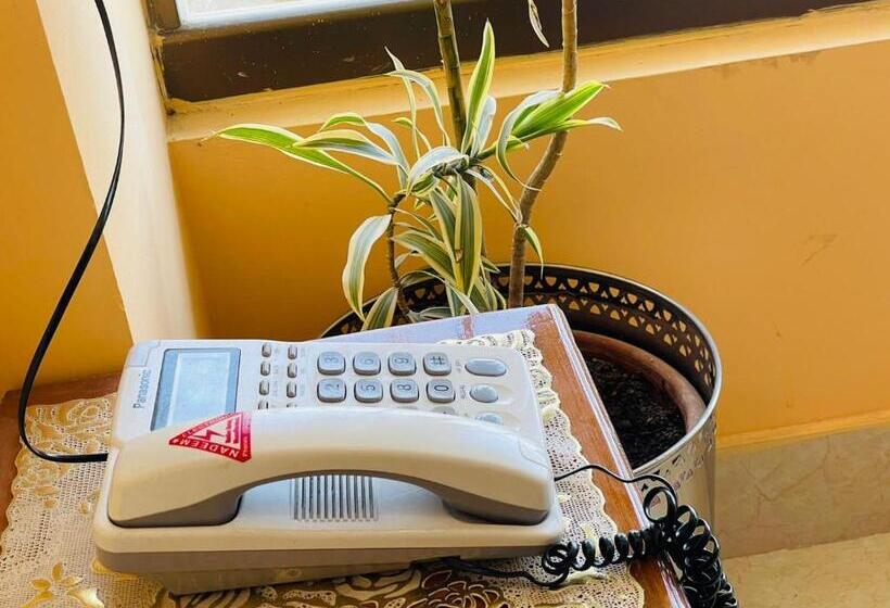 Deluxe Room Mountain View, Kashmir Heaven Guest House