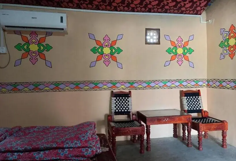 Perhehuone, Rann Kandhi
