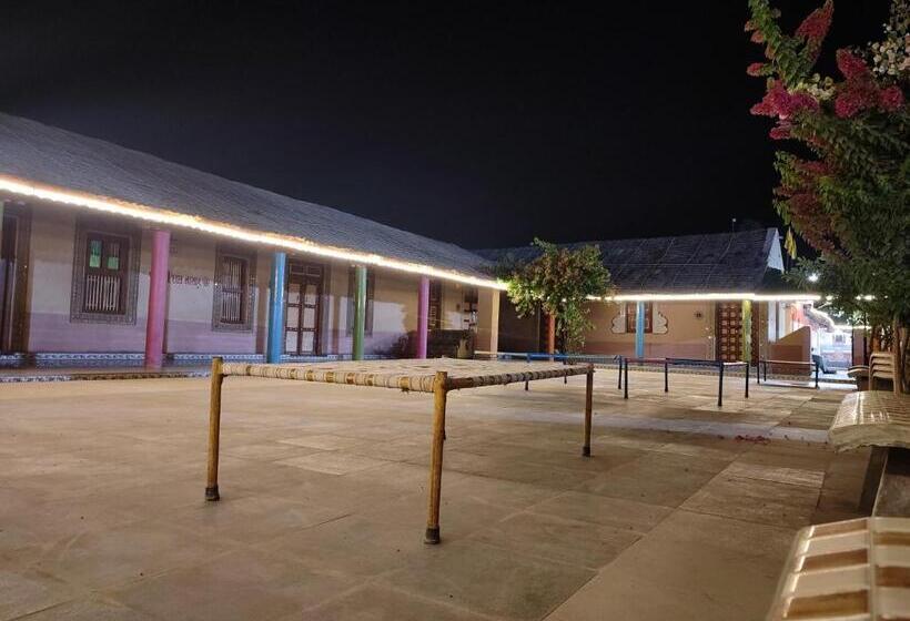 家庭间, Rann Kandhi