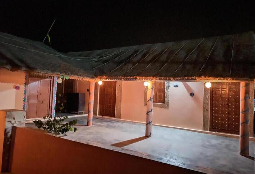 غرفة عائلية, Rann Kandhi