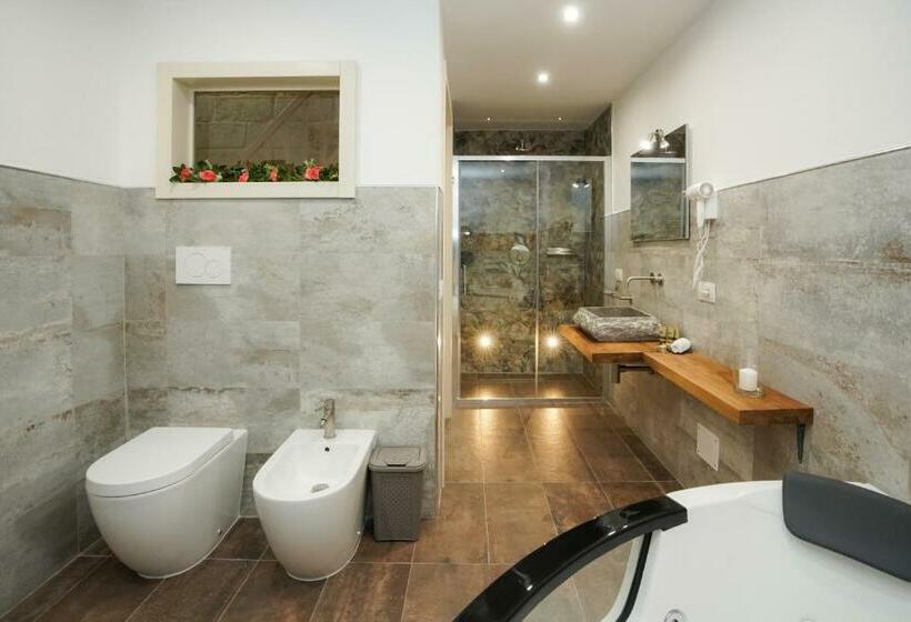 חדר סטנדרט עם ג'קוזי, Dimora La Fuga