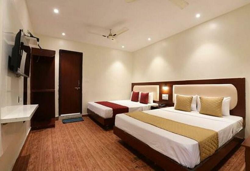 패밀리 룸, Amrit