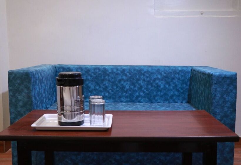 패밀리 룸, Amrit