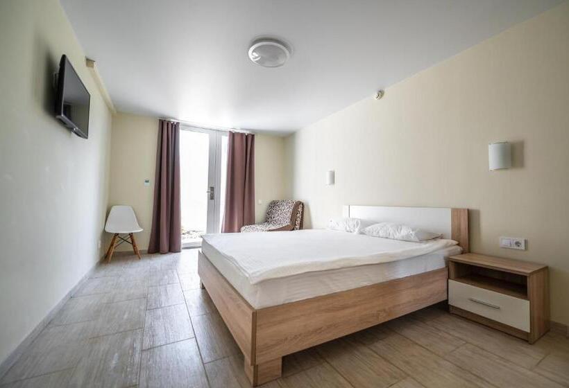 コンフォートトリプルルーム, Weekend Family