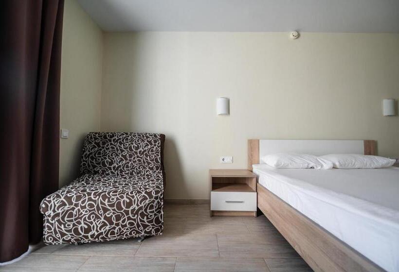 コンフォートトリプルルーム, Weekend Family