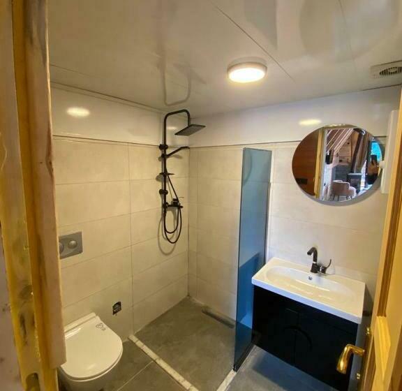 חדר סטנדרט נוף להרים, Shatobungalov