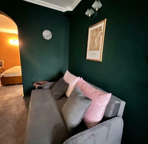 شقة غرفة واحدة, Cocó