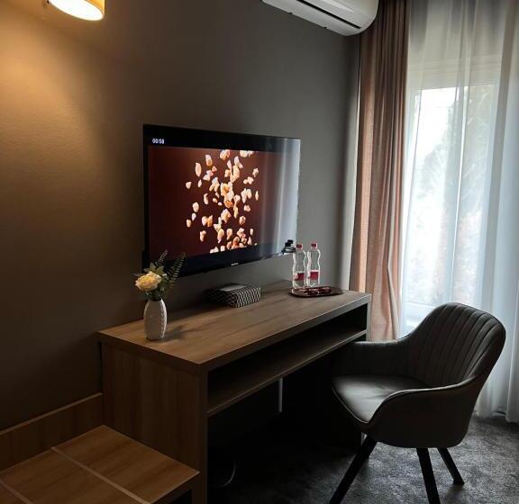 스탠다드 룸 킹사이즈 침대, Cocó