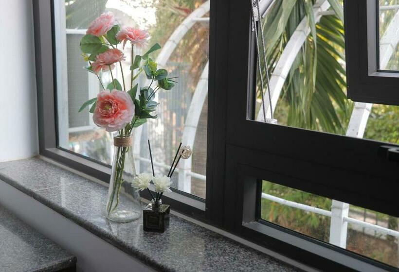 اتاق استاندارد با تخت بزرگ, Là Nhà Homestay Huế