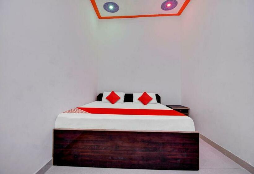 トリプルクラシックルーム, Oyo Flagship Highway Suites