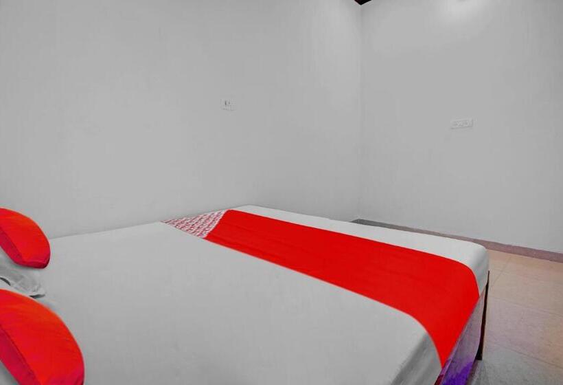 トリプルクラシックルーム, Oyo Flagship Highway Suites