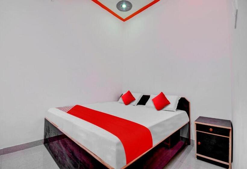 トリプルクラシックルーム, Oyo Flagship Highway Suites