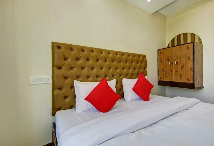 اتاق کلاسیک سه تخته, Oyo Flagship The Green Park Shimla