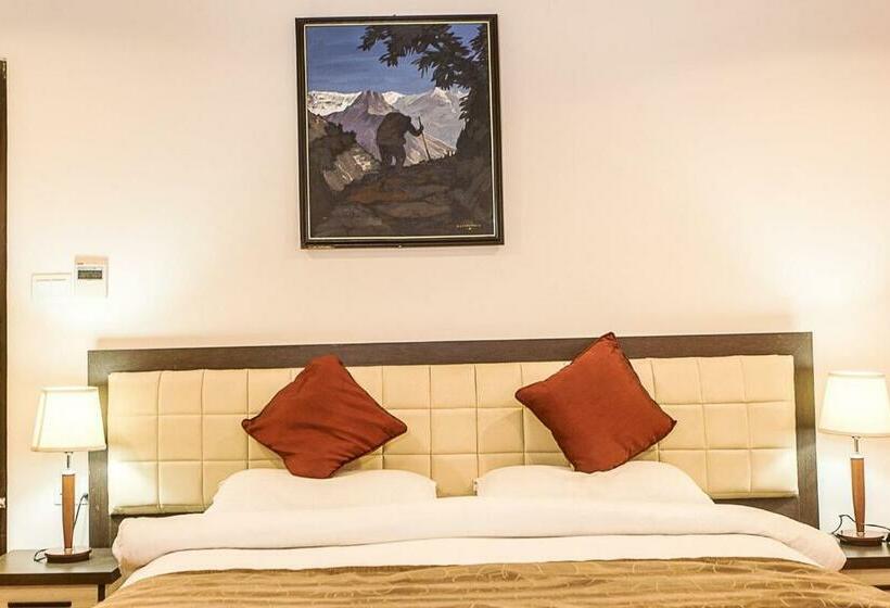 سوییت جونیور, Pauwa Kathmandu