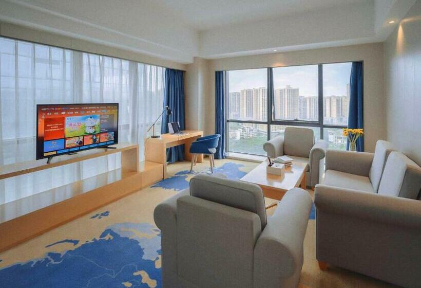 Люкс Премиум, Kyriad Marvelous Hotel Zhongshan South District Conference Centre