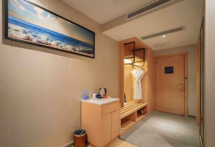 Номер Премиум Вид на Город, Kyriad Marvelous Hotel Zhongshan South District Conference Centre