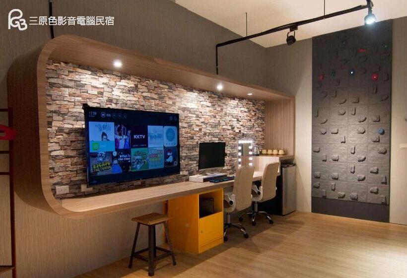 اتاق استاندارد چهارنفره با بالکن, Rgb Bnb
