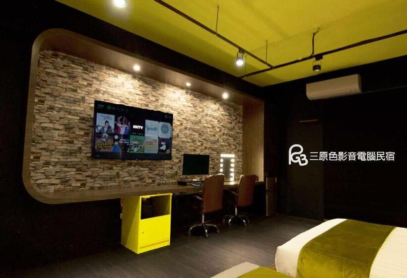 اتاق استاندارد با بالکن, Rgb Bnb