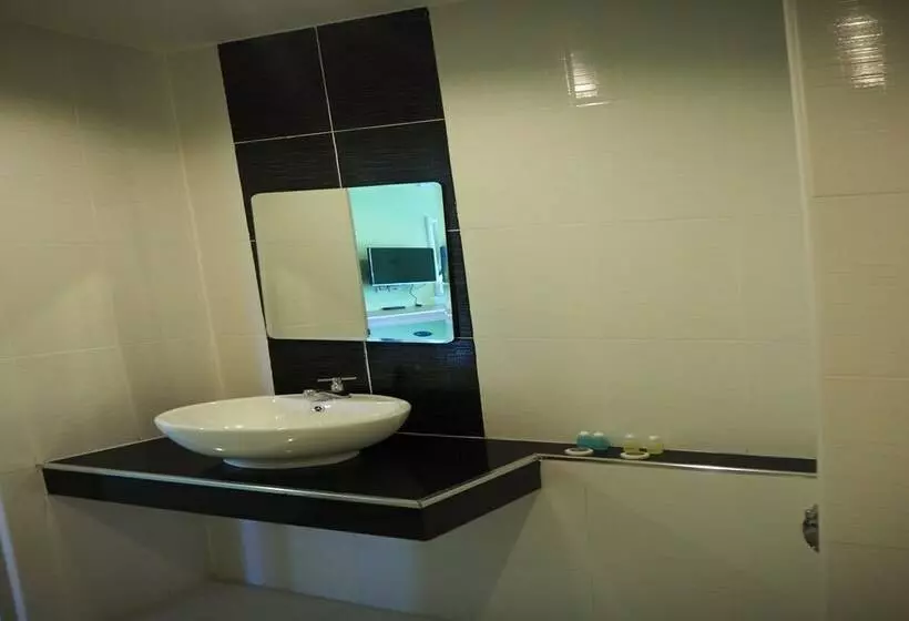 ダブルベッドのエコノミールーム, Dsabai Residence