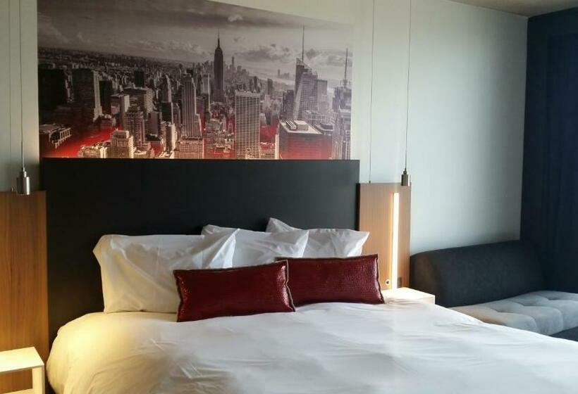 اتاق سوپریور با تخت بزرگ, Grand Times Hotel Drummondville