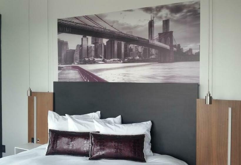 اتاق سوپریور با تخت دو نفره بزرگ, Grand Times Hotel Drummondville
