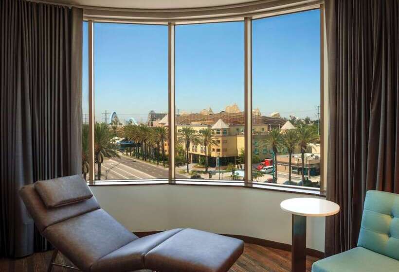 Suite Pat Queen, Hyatt House At Anaheim Resort/convention Center