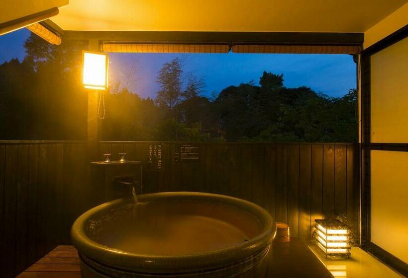 Номер Deluxe, Kirishima Kanko