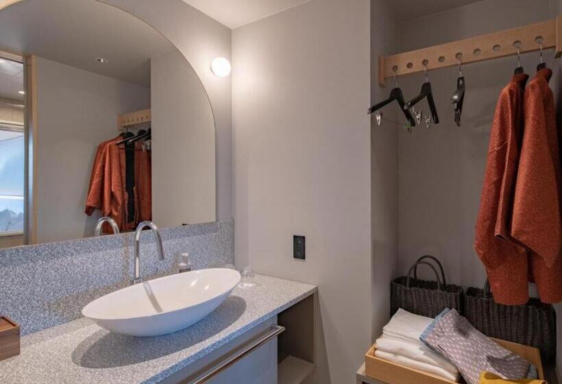 Номер Deluxe, Kirishima Kanko