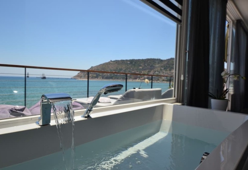 Deluxe Suite Sea View, En Vie Beach Boutique Hotel Adults Only
