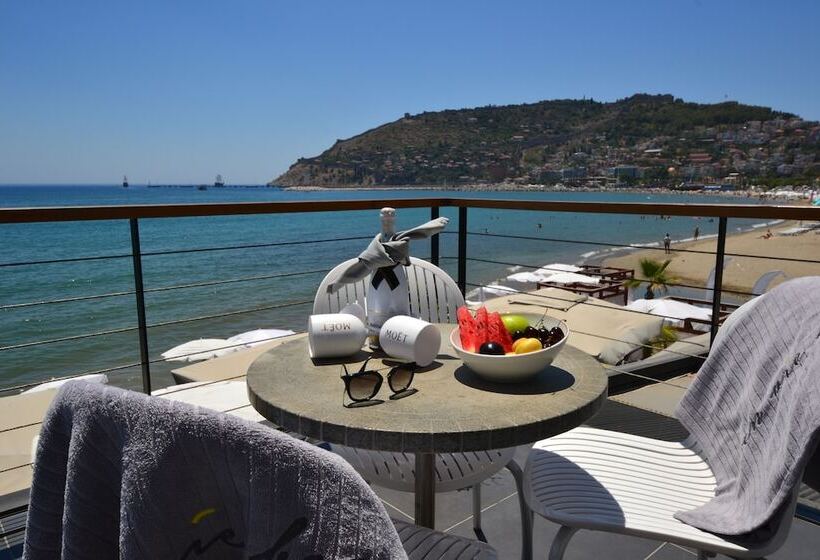 Deluxe Suite Sea View, En Vie Beach Boutique Hotel Adults Only