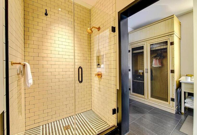 Номер Стандарт, Watermark Baton Rouge, Autograph Collection