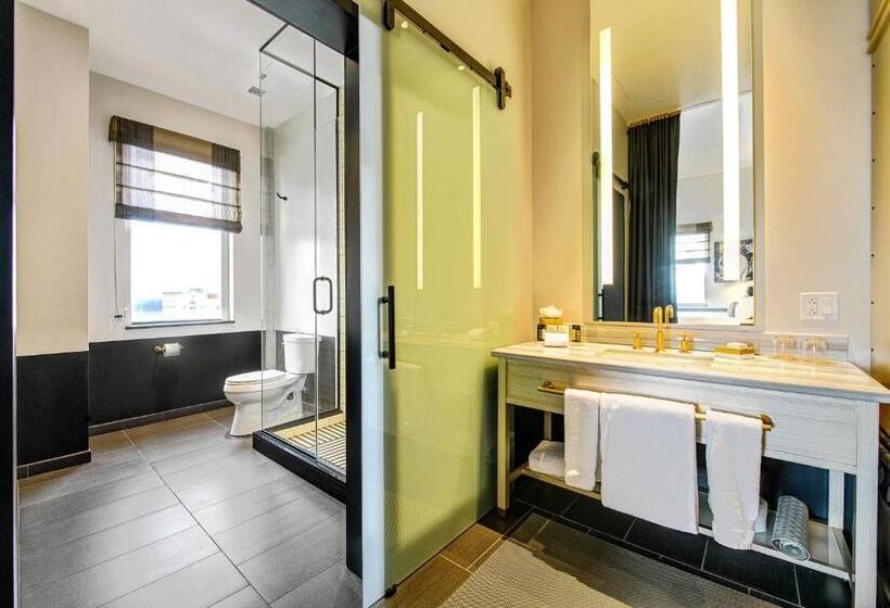 Номер Стандарт, Watermark Baton Rouge, Autograph Collection