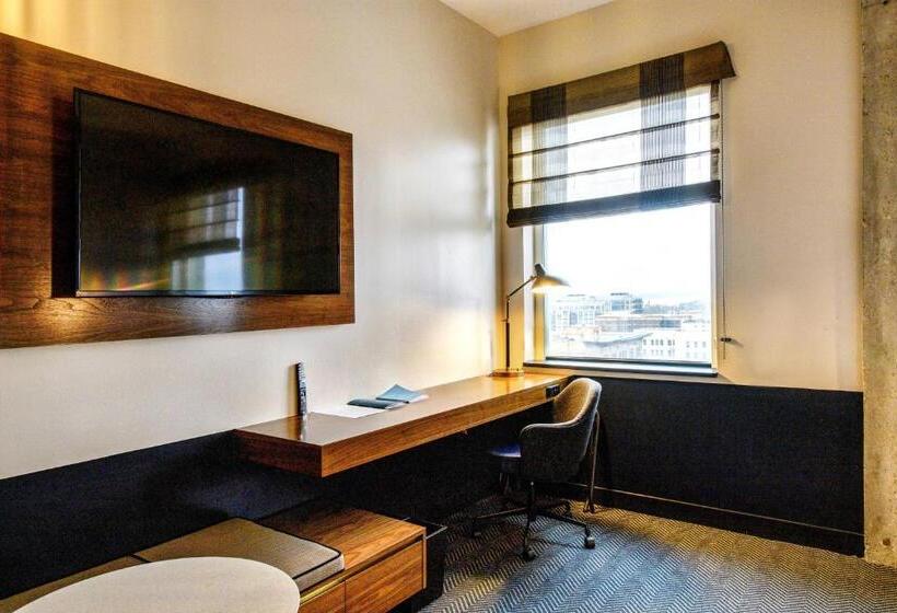 Номер Стандарт, Watermark Baton Rouge, Autograph Collection