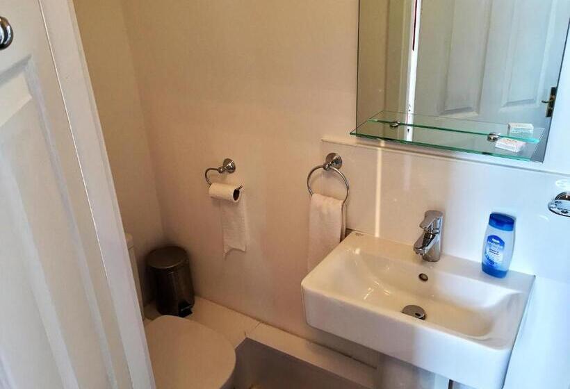 Номер Стандарт, 16 Pilrig Guest House