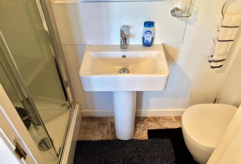 חדר סטנדרט לשלושה, 16 Pilrig Guest House