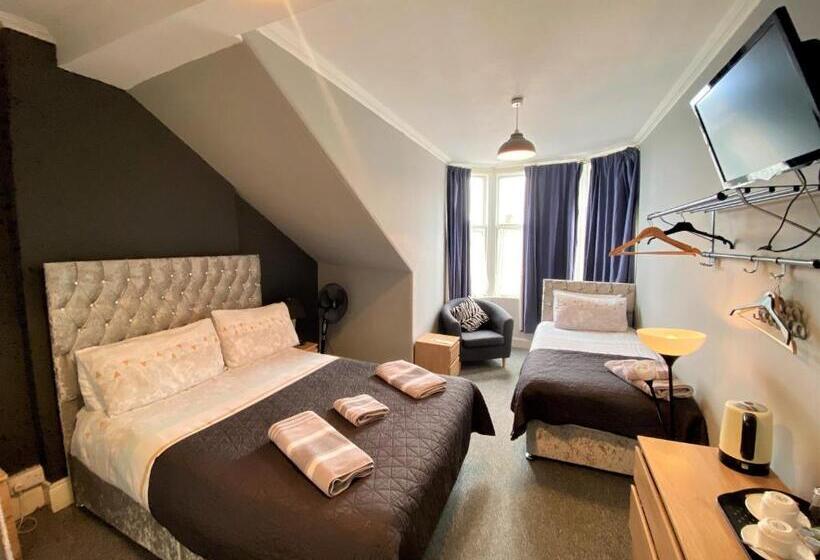 חדר סטנדרט לשלושה, 16 Pilrig Guest House