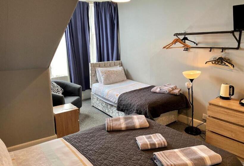 חדר סטנדרט לשלושה, 16 Pilrig Guest House