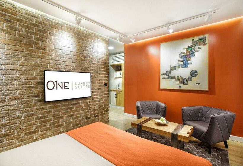 استودیو کامفورت, One Luxury Suites