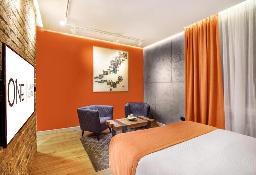 استودیو کامفورت, One Luxury Suites
